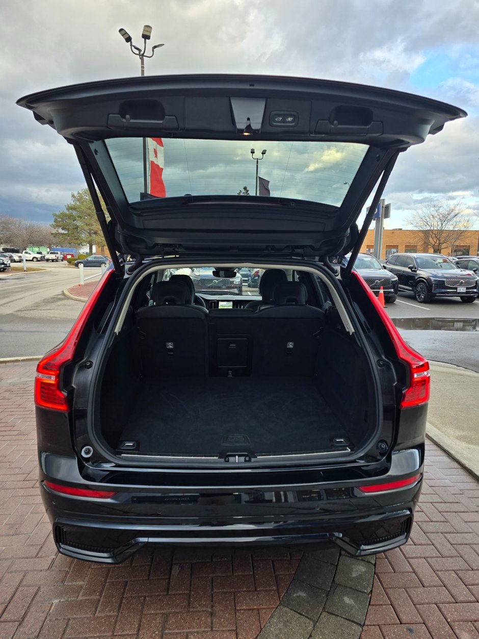 2025 Volvo XC60 PLUS DARK THEME-15