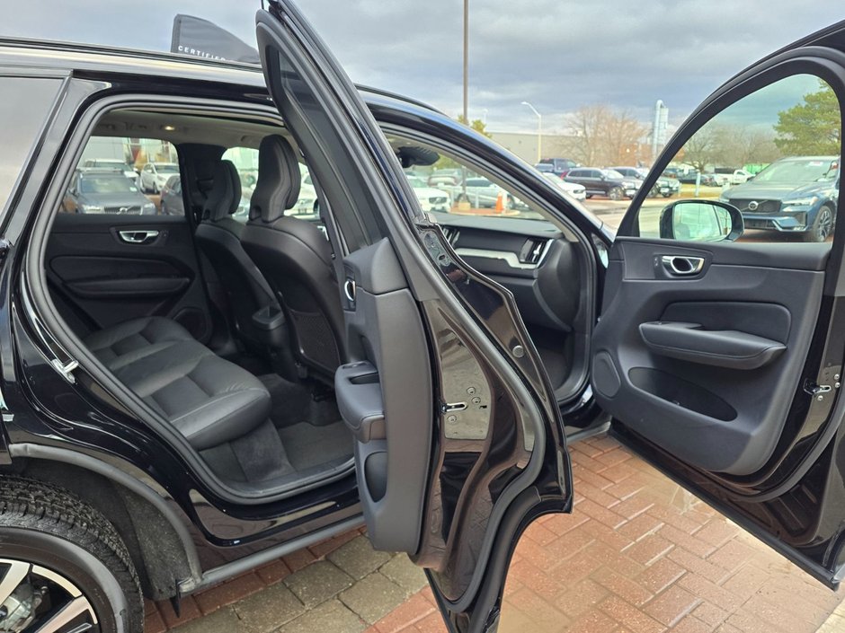 2025 Volvo XC60 PLUS DARK THEME-10