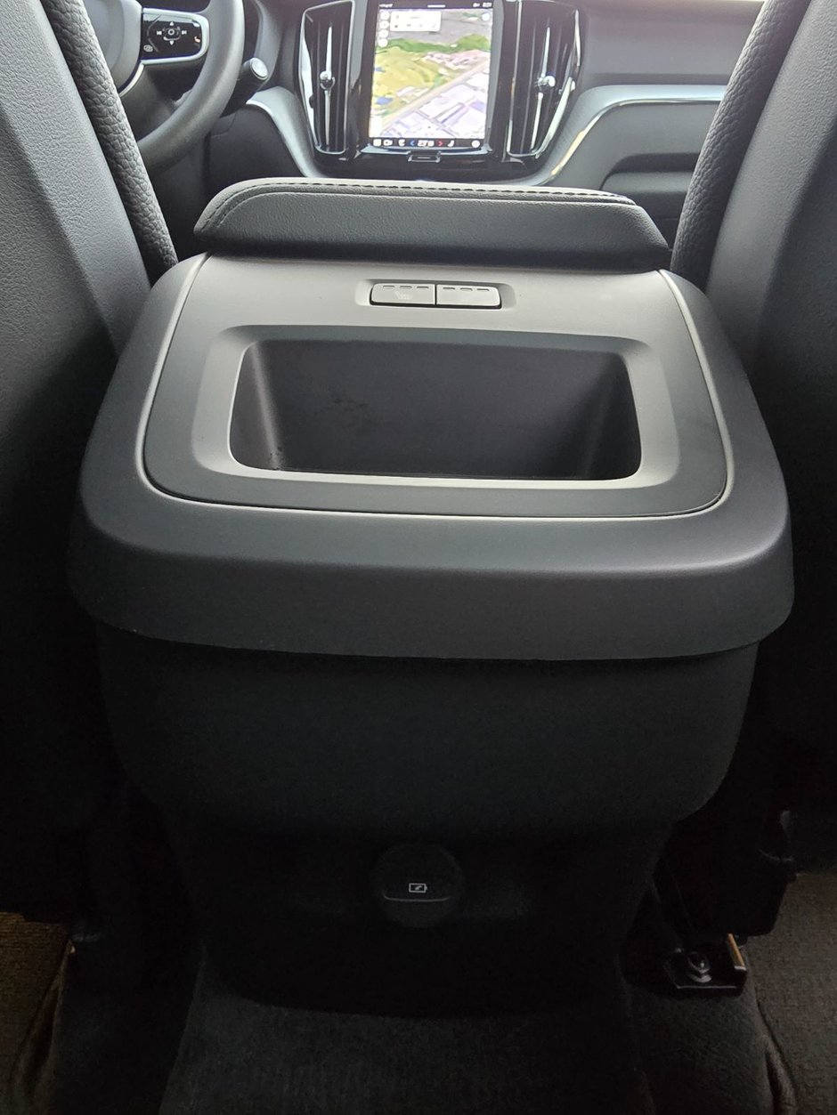 2025 Volvo XC60 PLUS DARK THEME-20