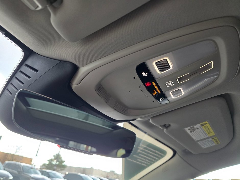 2025 Volvo XC60 PLUS DARK THEME-25