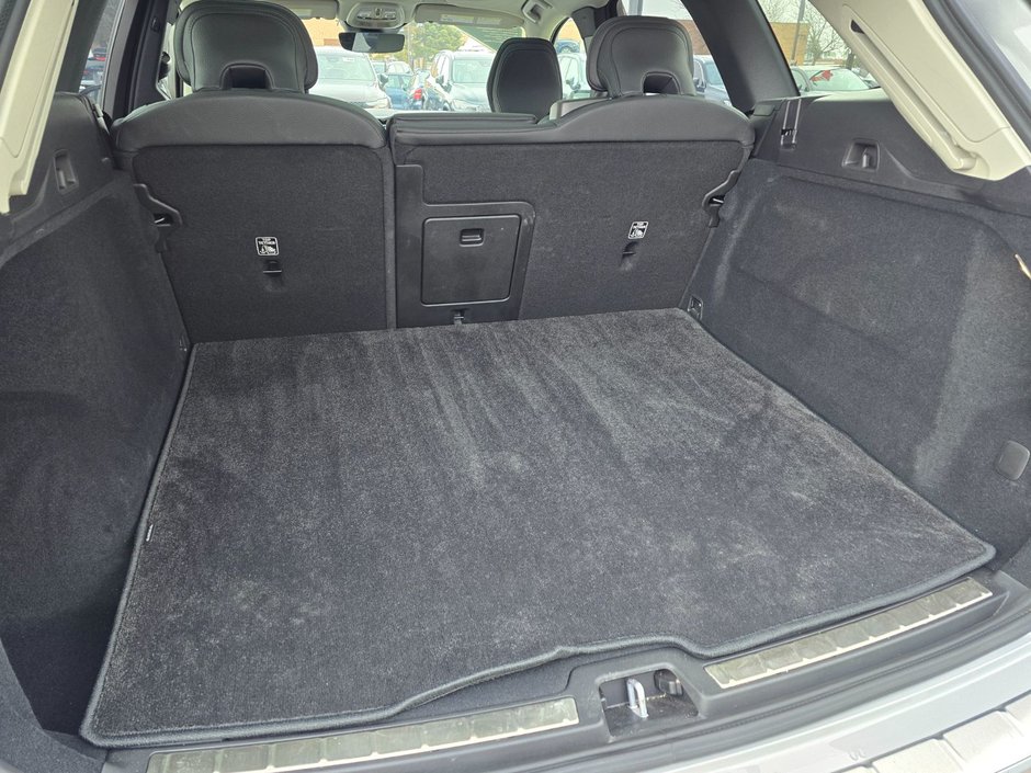 2025 Volvo XC60 PLUS DARK THEME-17