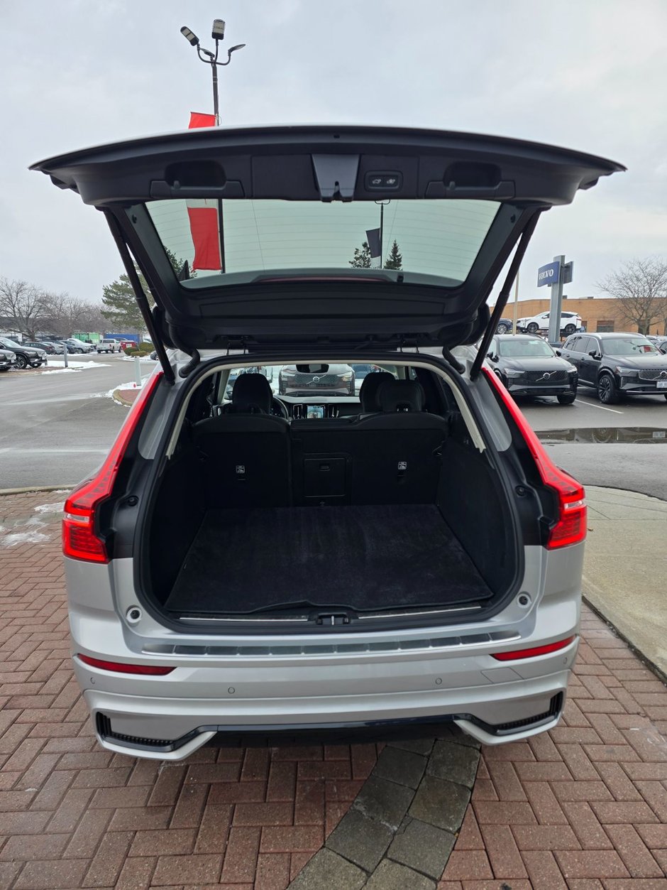 2025 Volvo XC60 PLUS DARK THEME-15