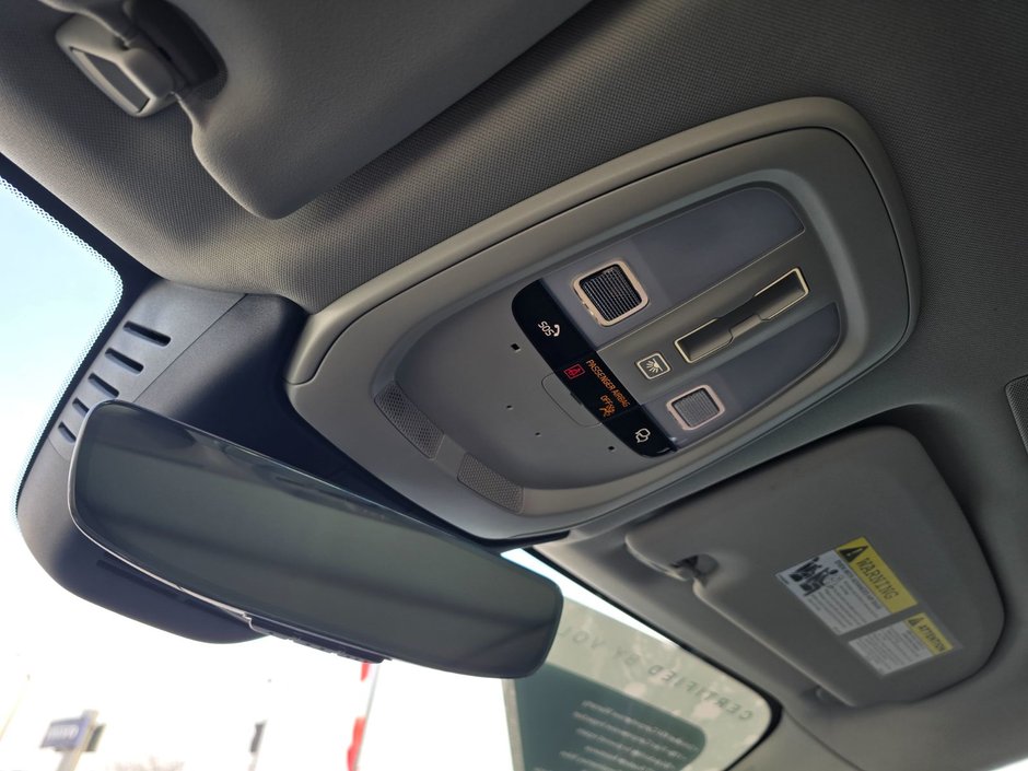 2025 Volvo XC60 PLUS DARK THEME-25