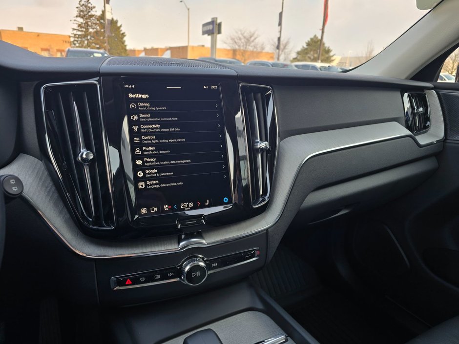 2025 Volvo XC60 PLUS DARK THEME-28