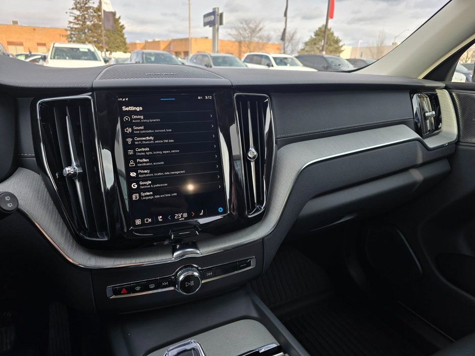 2025 Volvo XC60 ULTRA DARK THEME-28