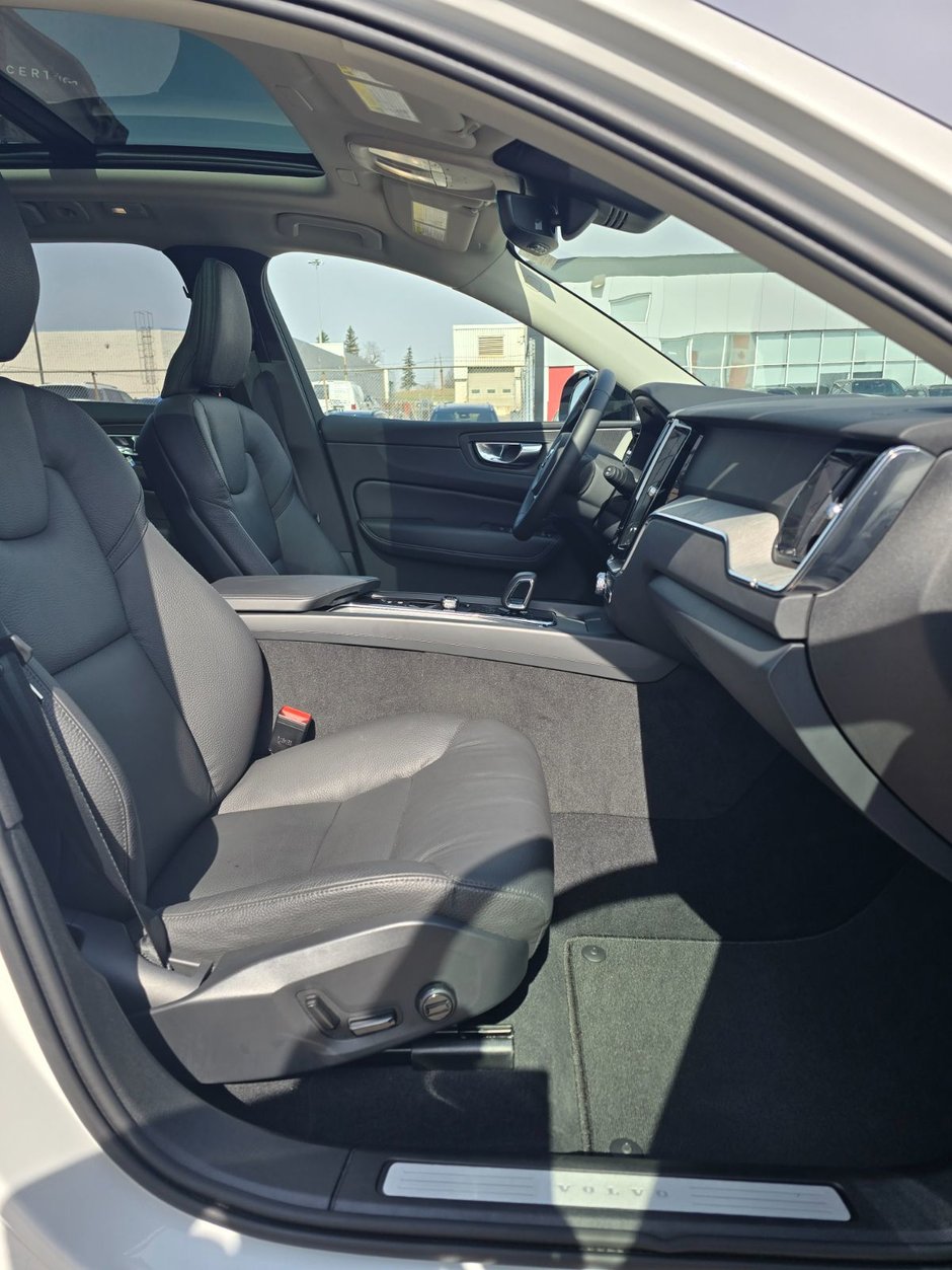 2025 Volvo XC60 PLUS DARK THEME-21