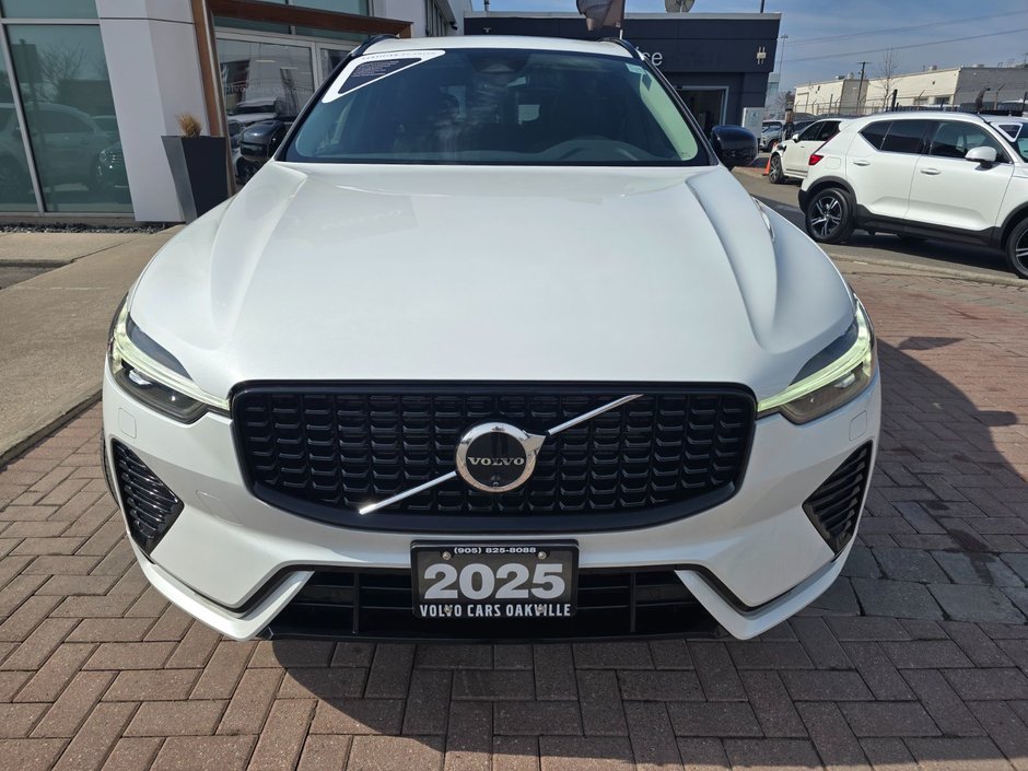 2025 Volvo XC60 PLUS DARK THEME-3