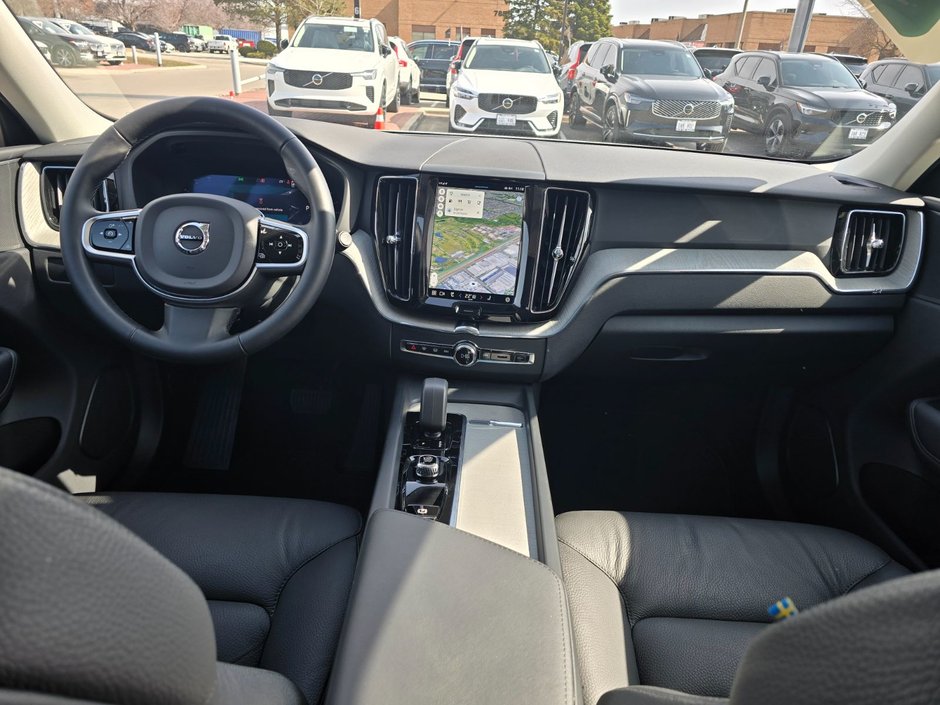 2025 Volvo XC60 PLUS DARK THEME-4