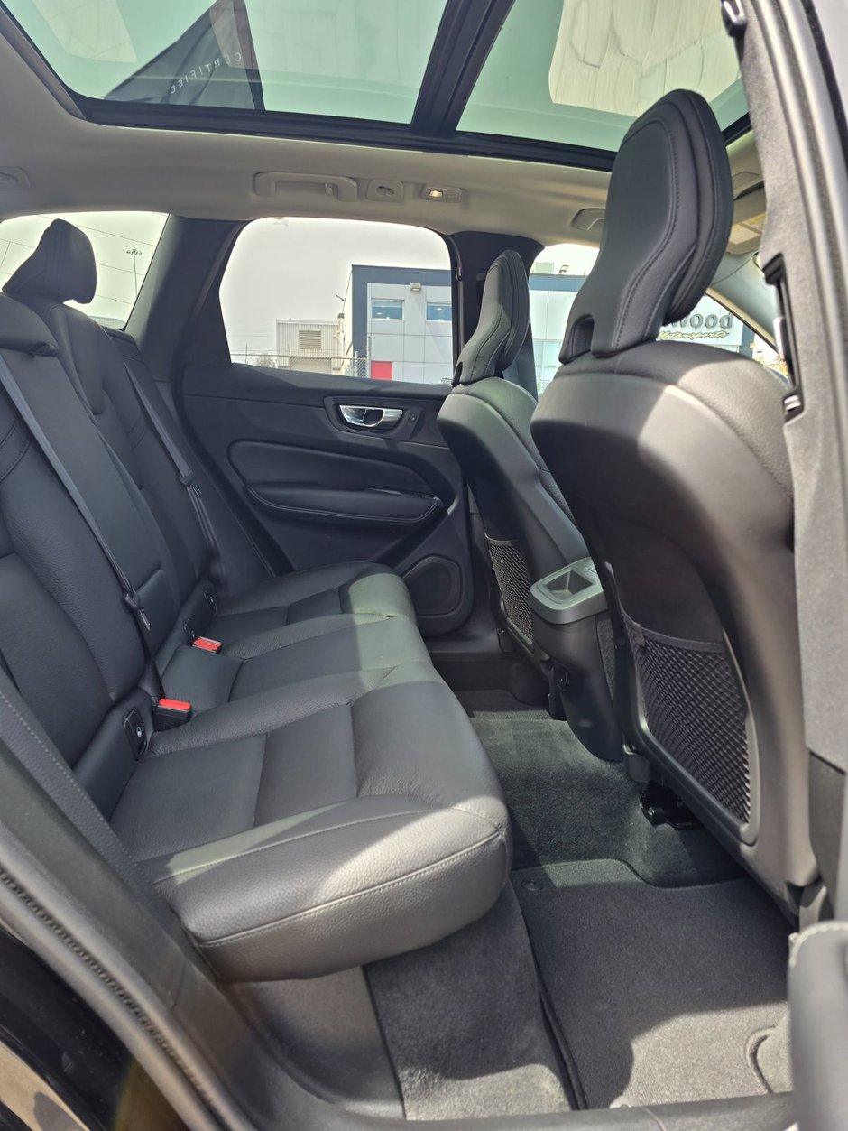 2025 Volvo XC60 PLUS DARK THEME-19