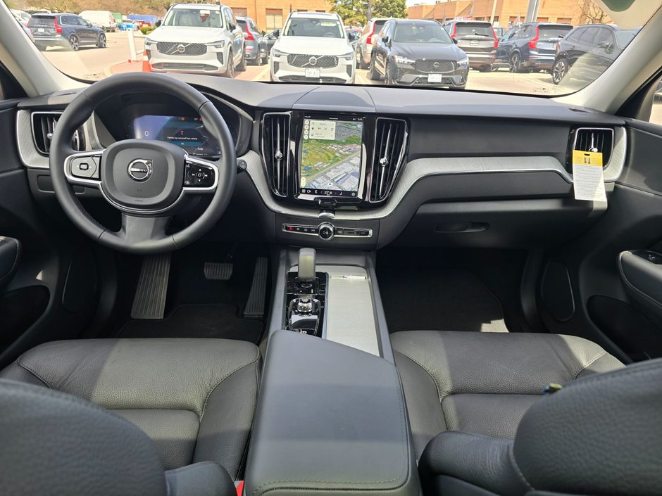 2025 Volvo XC60 PLUS DARK THEME-4