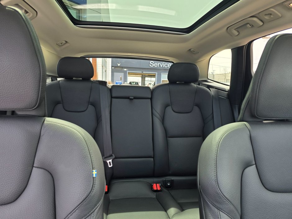 2025 Volvo XC60 PLUS DARK THEME-8