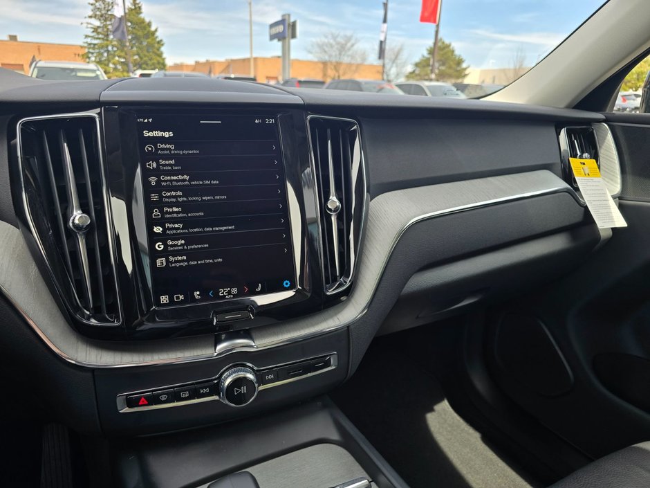 2025 Volvo XC60 PLUS DARK THEME-28