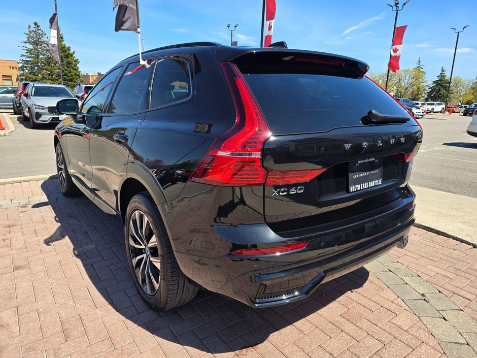 2025 Volvo XC60 PLUS DARK THEME-11