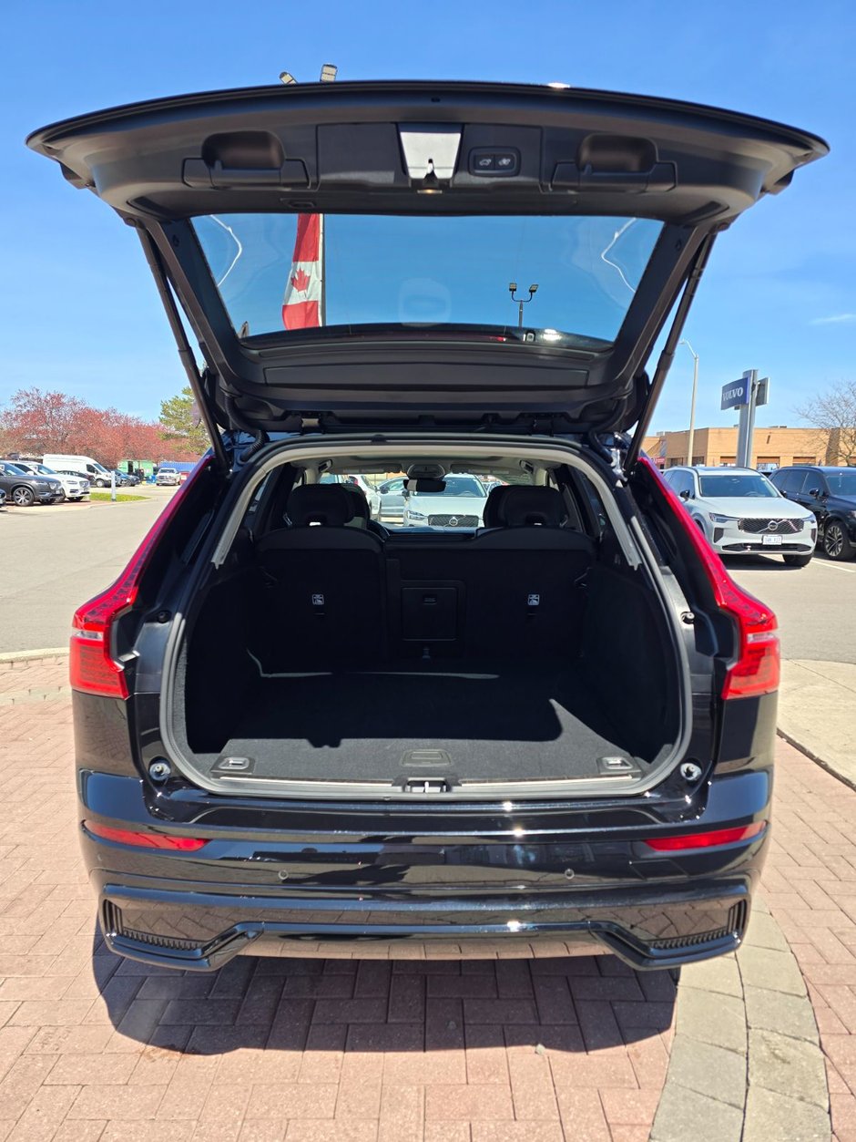 2025 Volvo XC60 PLUS DARK THEME-15