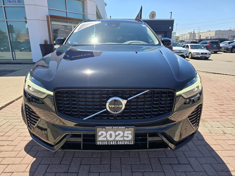 2025 Volvo XC60 PLUS DARK THEME-3