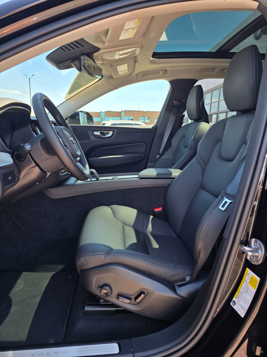 2025 Volvo XC60 PLUS DARK THEME-24