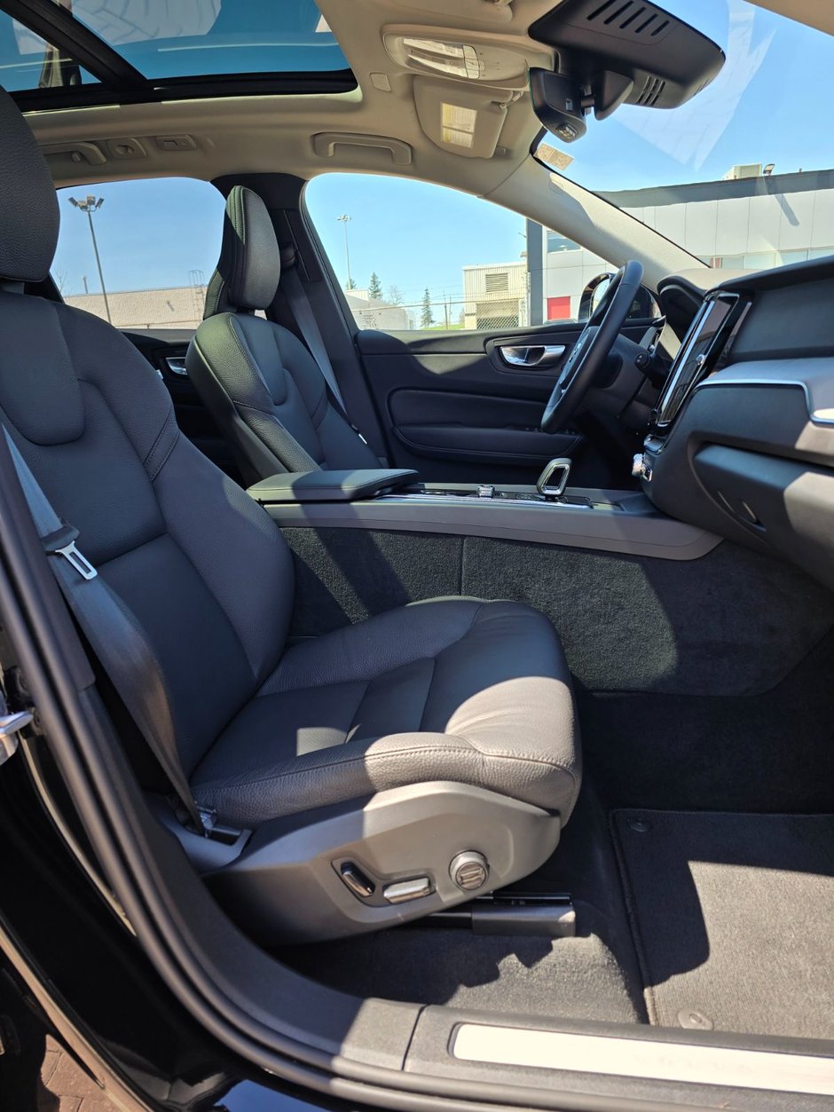 2025 Volvo XC60 PLUS DARK THEME-23