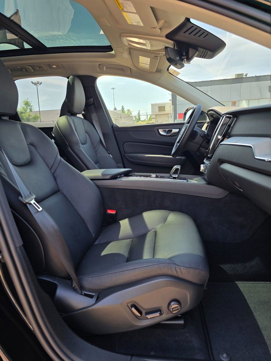 2025 Volvo XC60 PLUS DARK THEME-23