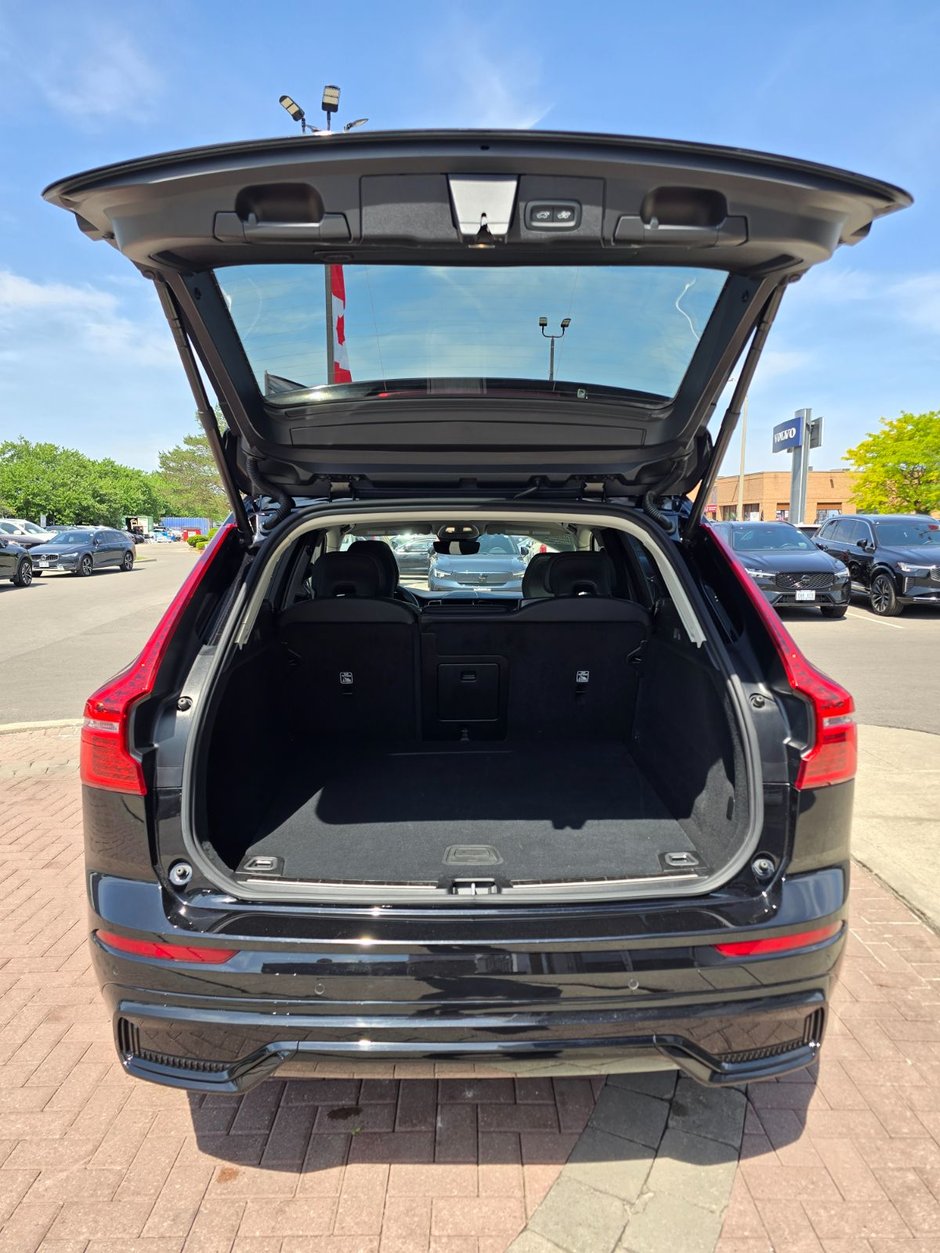 2025 Volvo XC60 PLUS DARK THEME-15