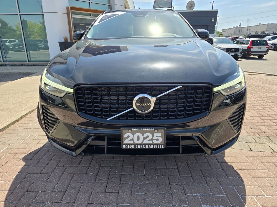 2025 Volvo XC60 PLUS DARK THEME-3