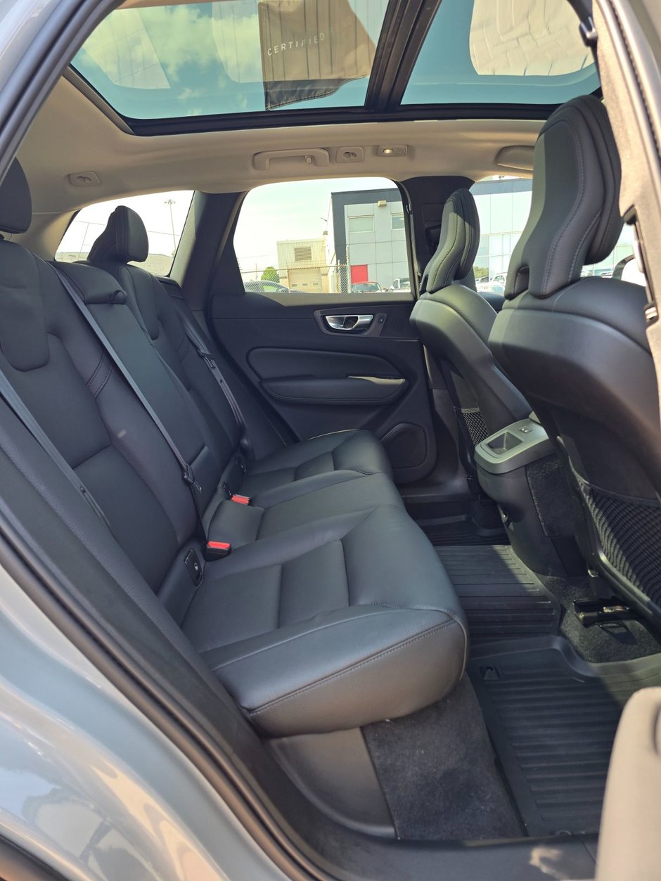 2025 Volvo XC60 PLUS DARK THEME-19