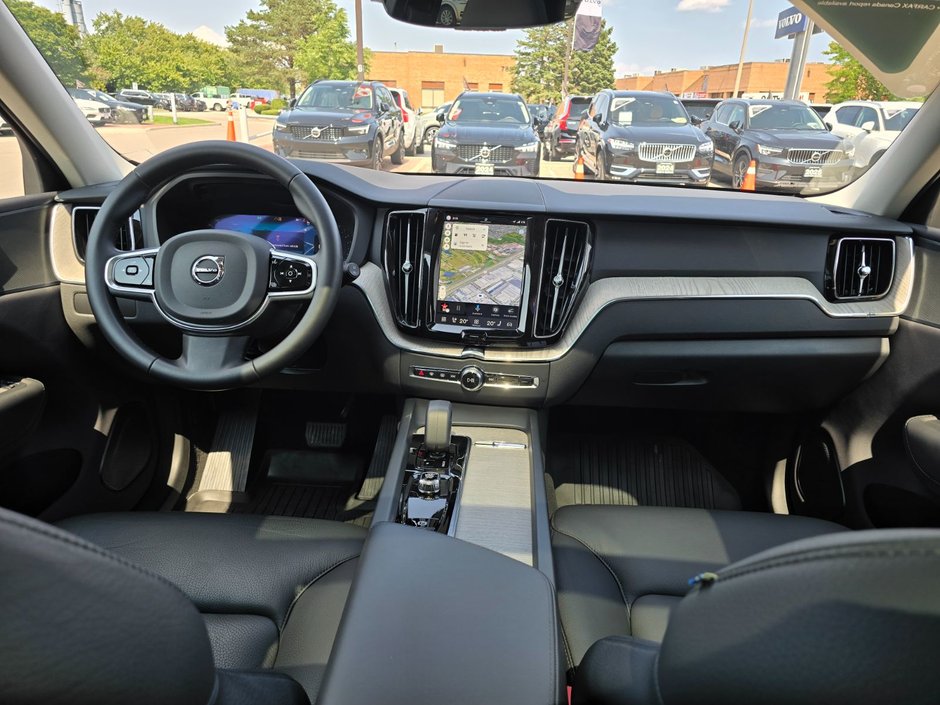 2025 Volvo XC60 PLUS DARK THEME-4
