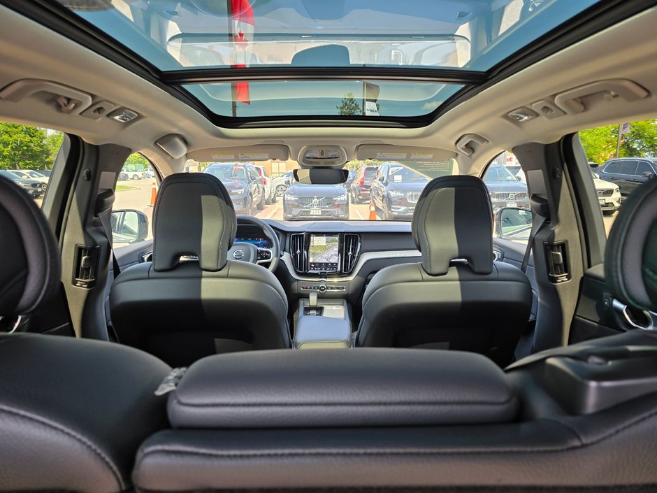2025 Volvo XC60 PLUS DARK THEME-6