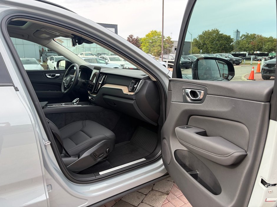 2026 Volvo XC60 PLUS DARK THEME-21