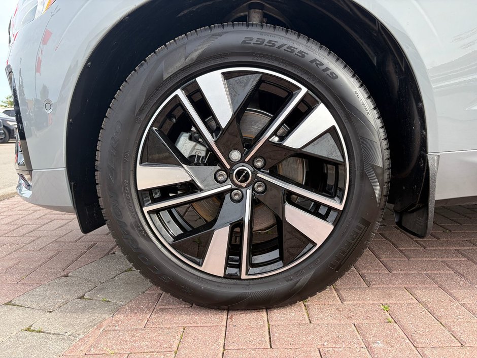 2026 Volvo XC60 PLUS DARK THEME-7