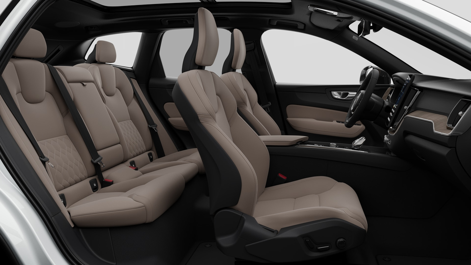 2027 Volvo XC60 Plus Dark Theme-12
