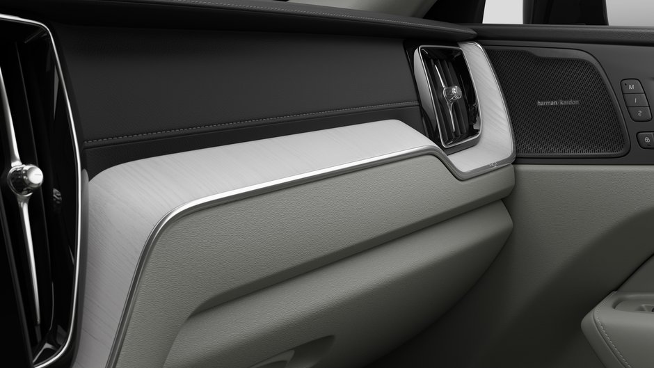 2027 Volvo XC60 Ultra Dark Theme-8