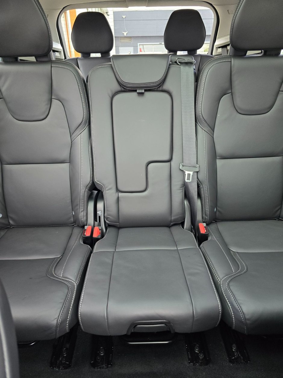 2025 Volvo XC90 PLUG-IN HYBRID ULTRA BRIGHT THEME-24
