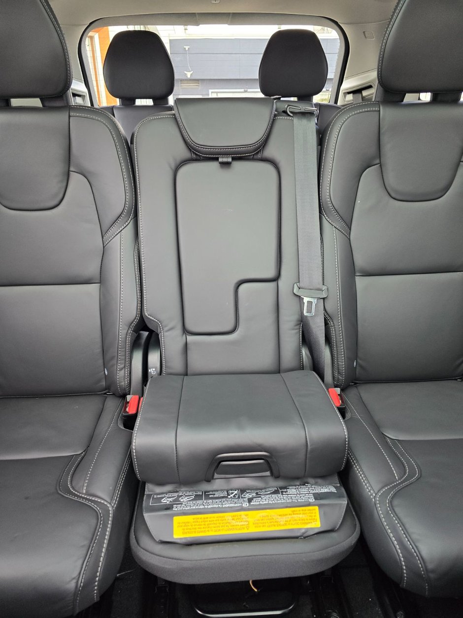 2025 Volvo XC90 PLUG-IN HYBRID ULTRA BRIGHT THEME-25