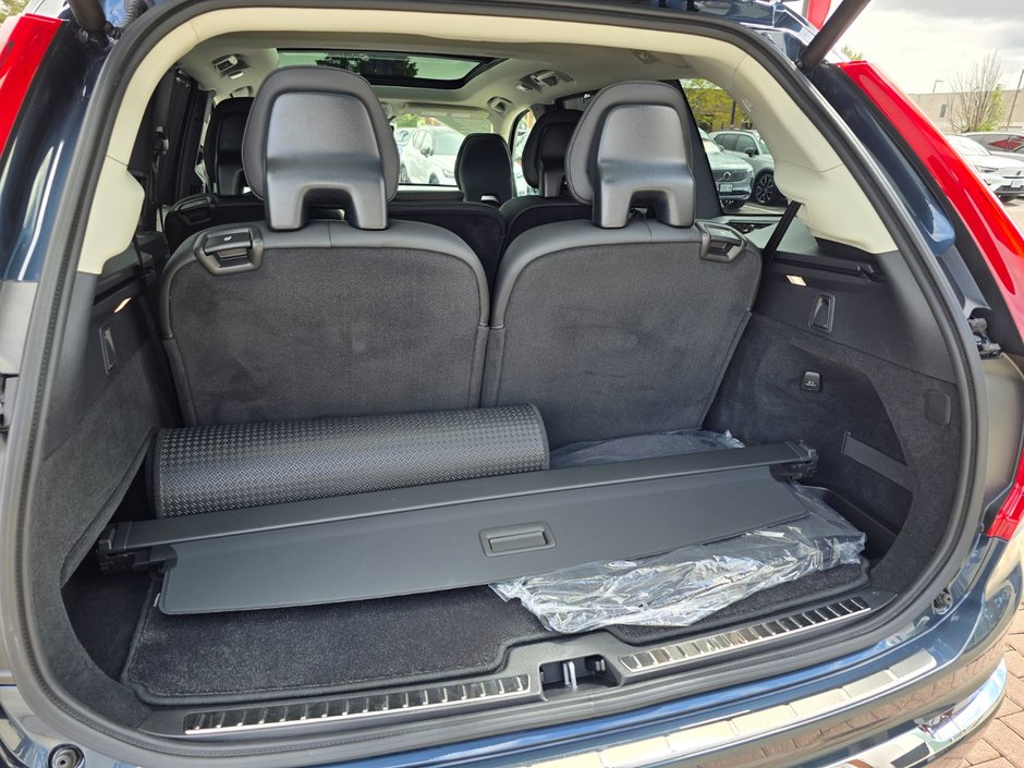 2025 Volvo XC90 PLUG-IN HYBRID ULTRA BRIGHT THEME-18