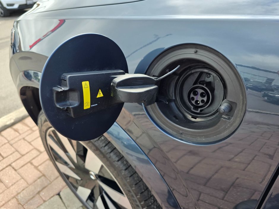 2025 Volvo XC90 PLUG-IN HYBRID ULTRA BRIGHT THEME-15