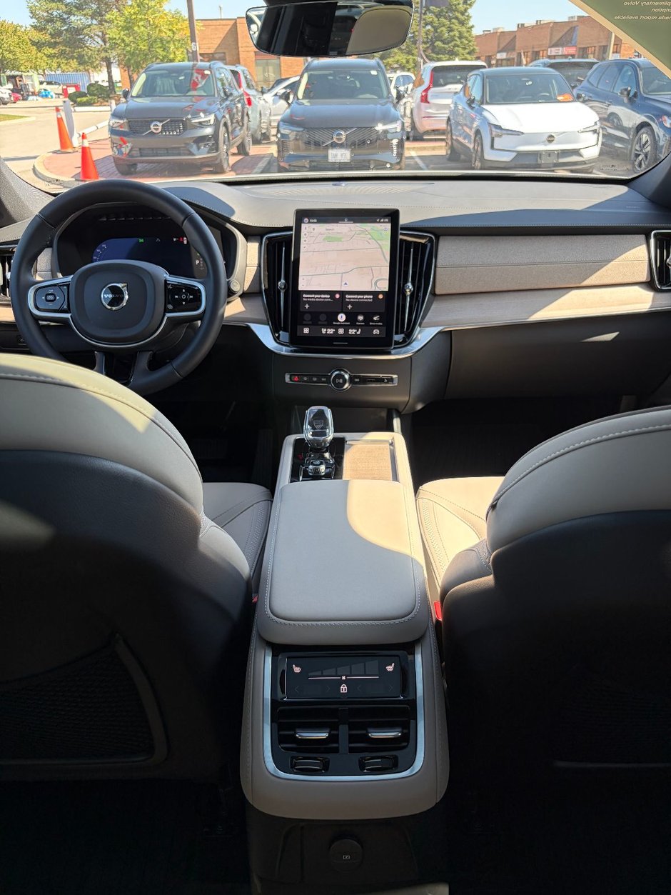 2026 Volvo XC90 PLUG-IN HYBRID PLUS DARK THEME-8