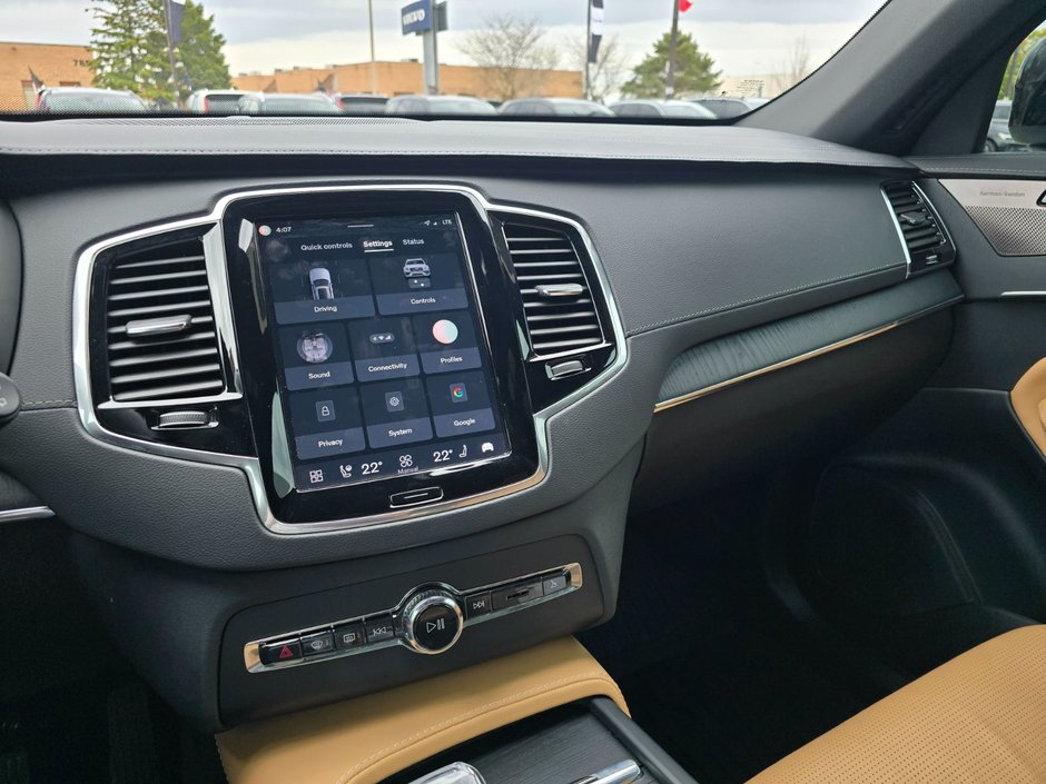 2023 Volvo XC90 RECHARGE ULTIMATE DARK THEME-34