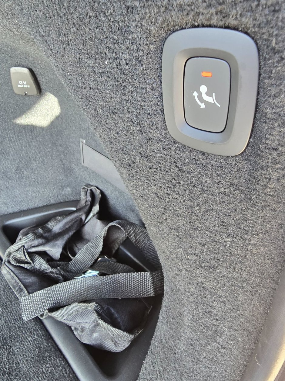 2023 Volvo XC90 RECHARGE PLUS DARK THEME-16