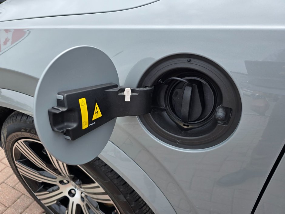 2024 Volvo XC90 Recharge ULTIMATE BRIGHT THEME-9