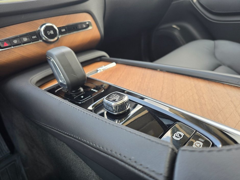2024 Volvo XC90 RECHARGE PLUS BRIGHT THEME-32