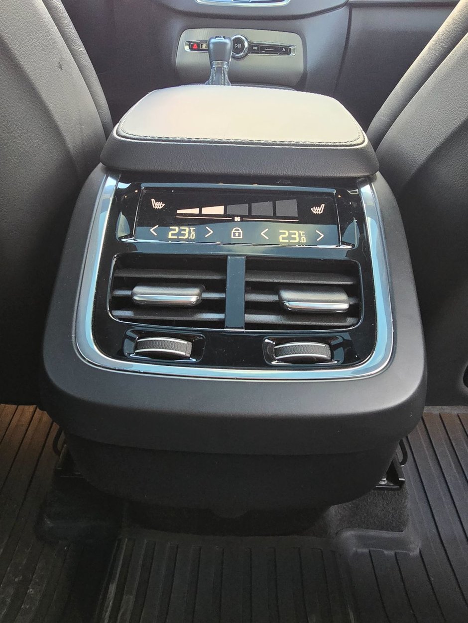 2021 Volvo XC90 R-DESIGN-20