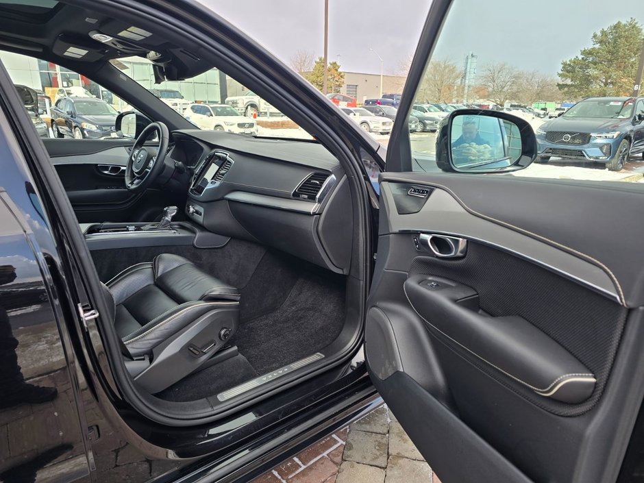 2022 Volvo XC90 R-DESIGN-12