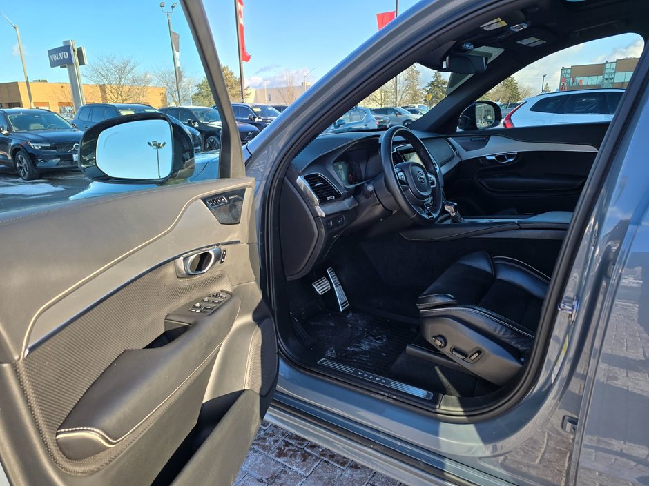 2022 Volvo XC90 R-DESIGN-12