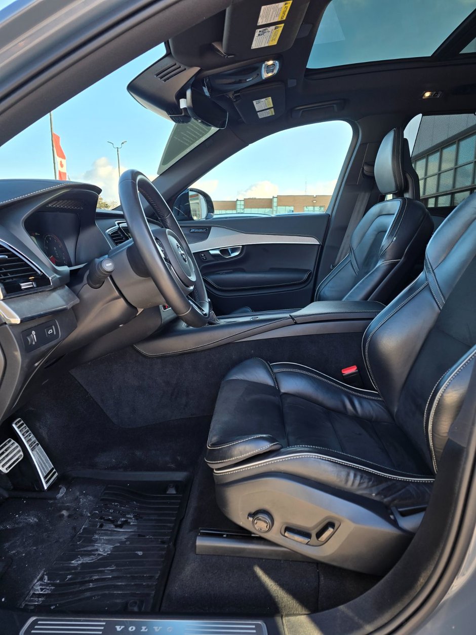 2022 Volvo XC90 R-DESIGN-25