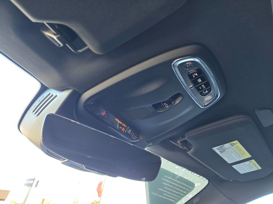 2022 Volvo XC90 R-DESIGN-26