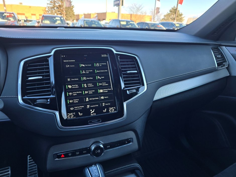 2022 Volvo XC90 R-DESIGN-28