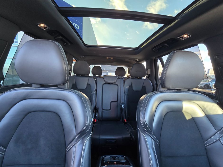 2022 Volvo XC90 R-DESIGN-8