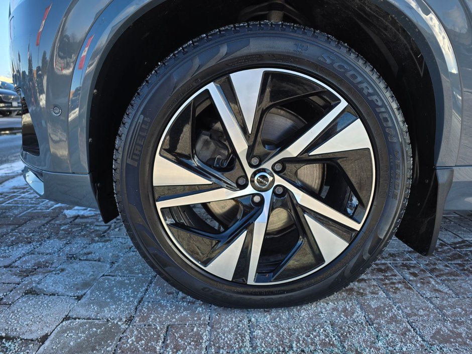 2022 Volvo XC90 R-DESIGN-7