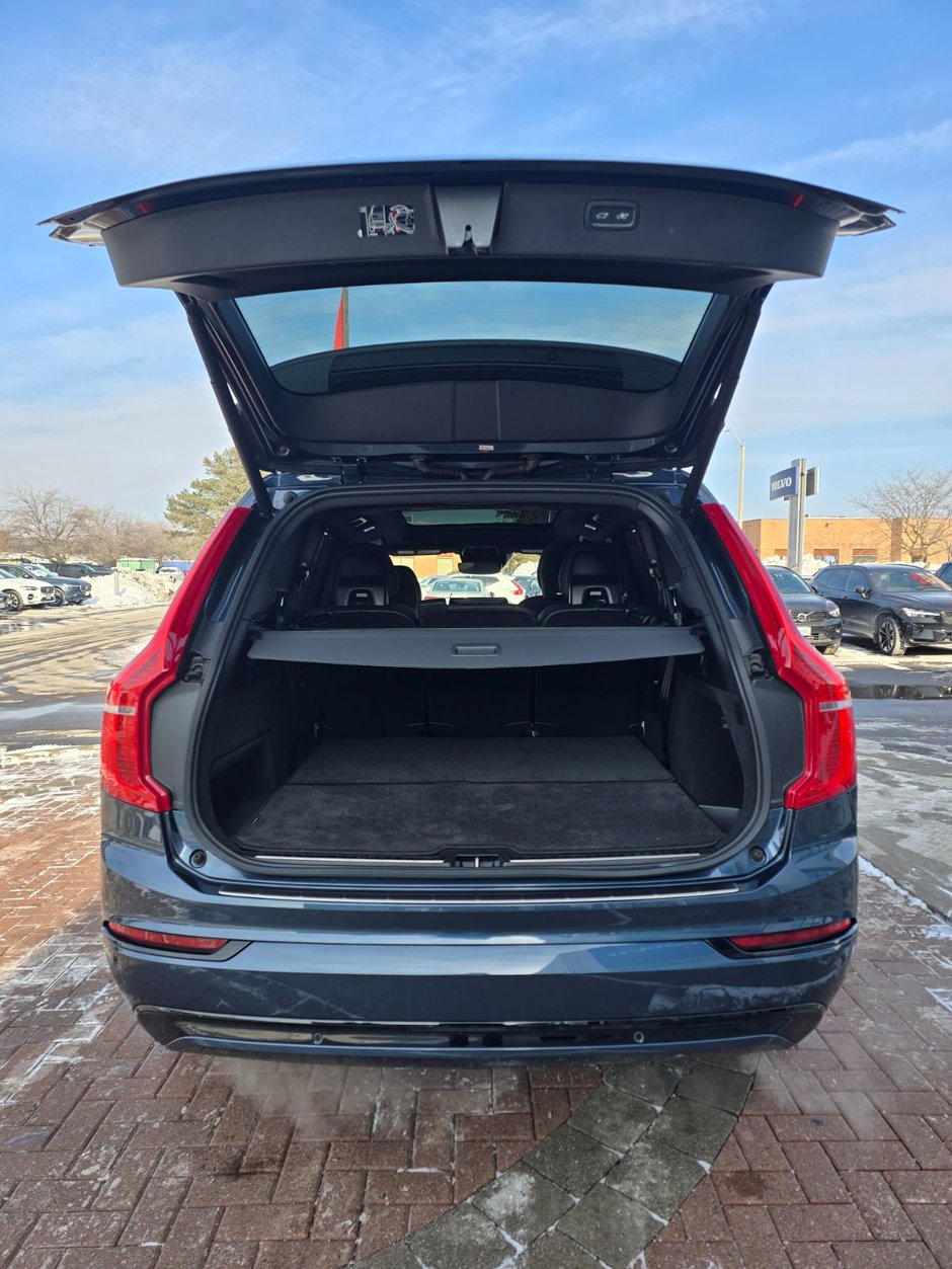 2022 Volvo XC90 R-DESIGN-15