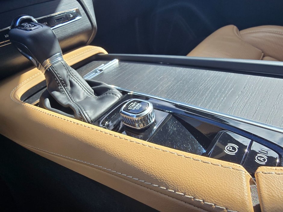 2022 Volvo XC90 INSCRIPTION-30